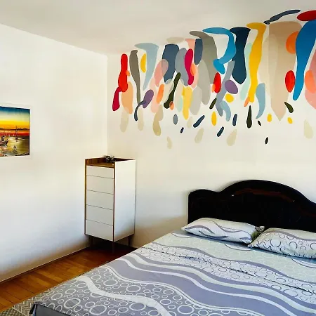 Apartment Center Square Deluxe Nest *