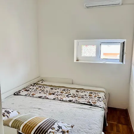 Apartment Center Square Deluxe Nest Podgorica